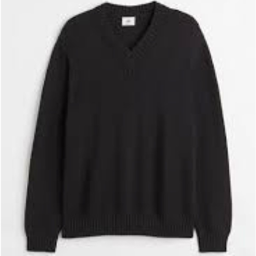 V neck knit sweater